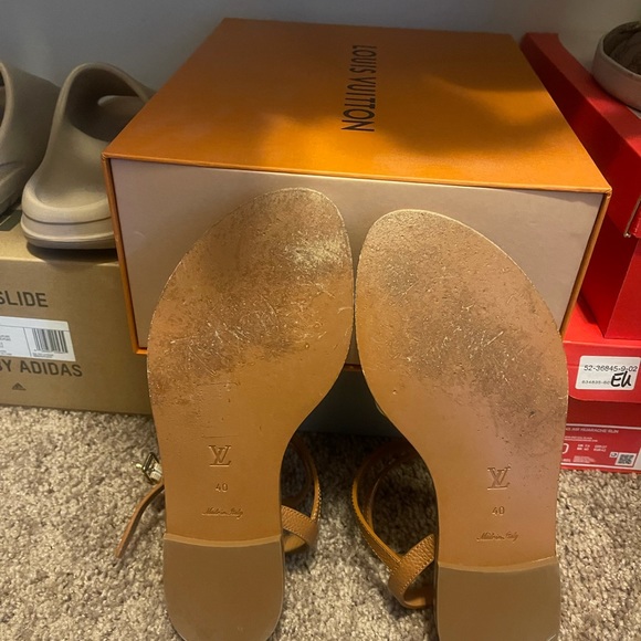 Authentic LV sandals - Picture 2 of 3